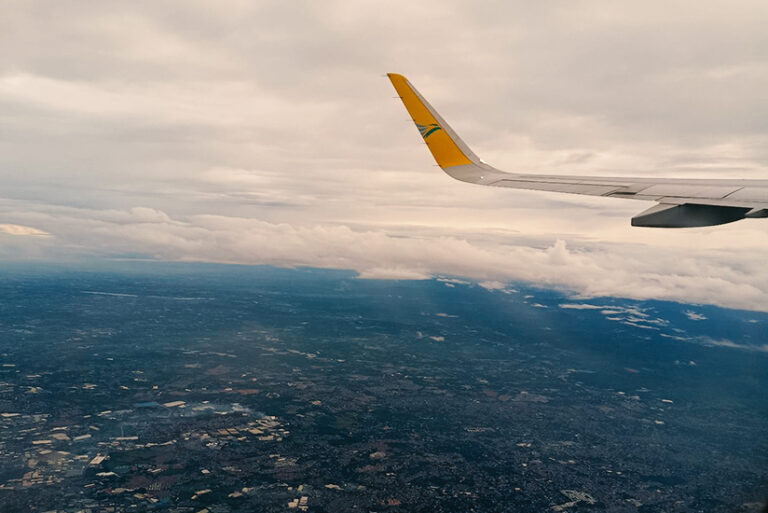 Filipinos Queue Overnight For Chance Of Getting First Vaccine Dose